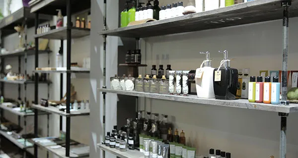 2017-05-14: Jetway invested in the establishment of Wenesy, a company specializing in hotel cosmetics products.